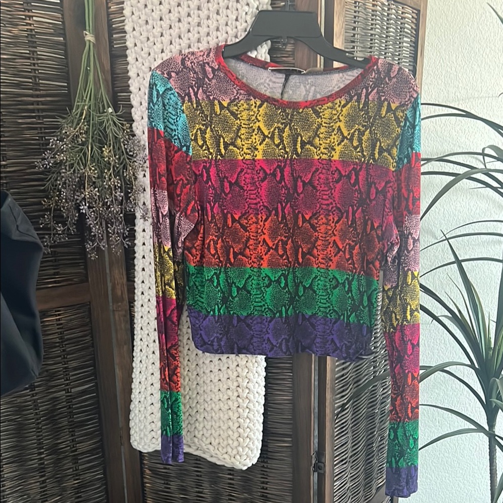 Alice + Olivia Gold and Red Graphic Crop Top